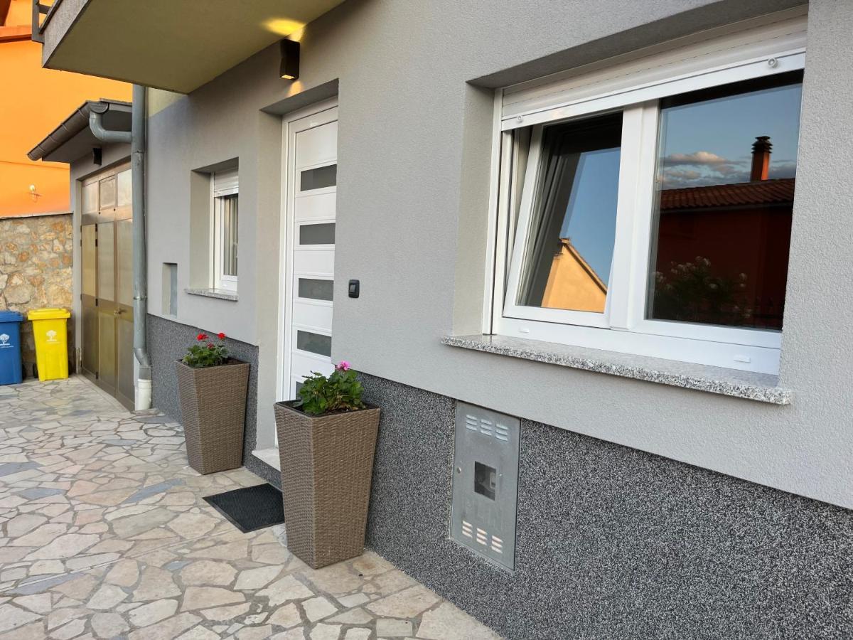 Apartment A & N With Free Private Parking بولا المظهر الخارجي الصورة