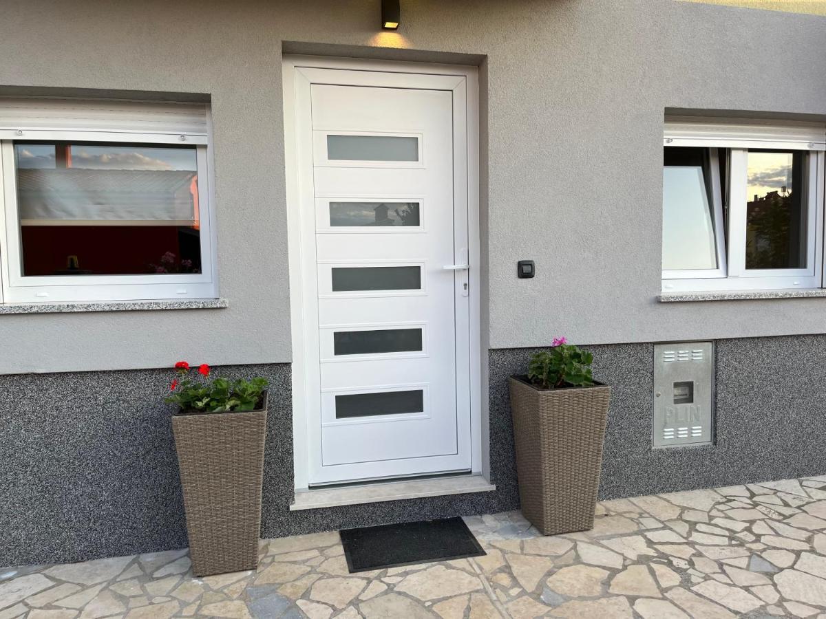 Apartment A & N With Free Private Parking بولا المظهر الخارجي الصورة