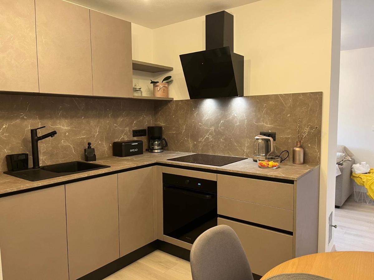 Apartment A & N With Free Private Parking بولا المظهر الخارجي الصورة
